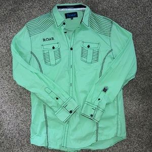 Roar XL button down shirt